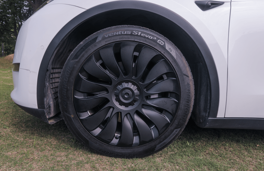 How to choose suitable wheel covers for your Tesla - MOTENIO
